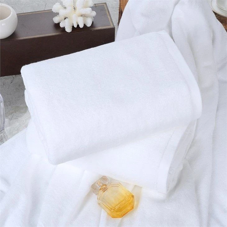 Two-piece satin bath towels 